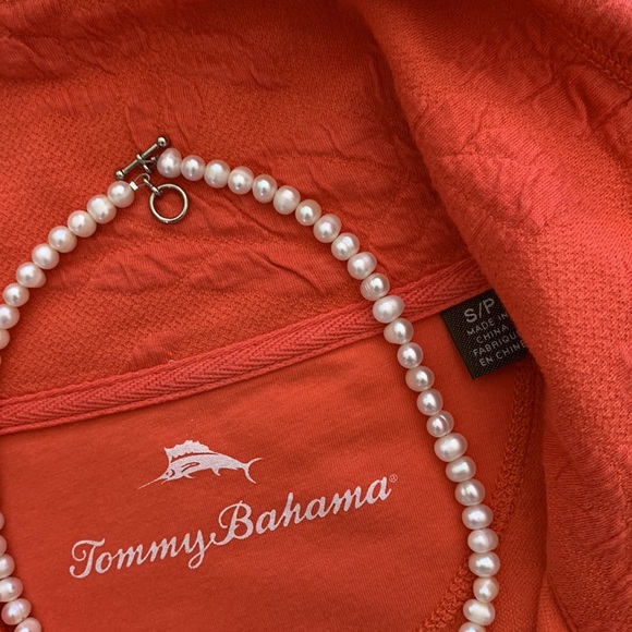 Tommy Bahama Half Zip - Picture 2 of 7